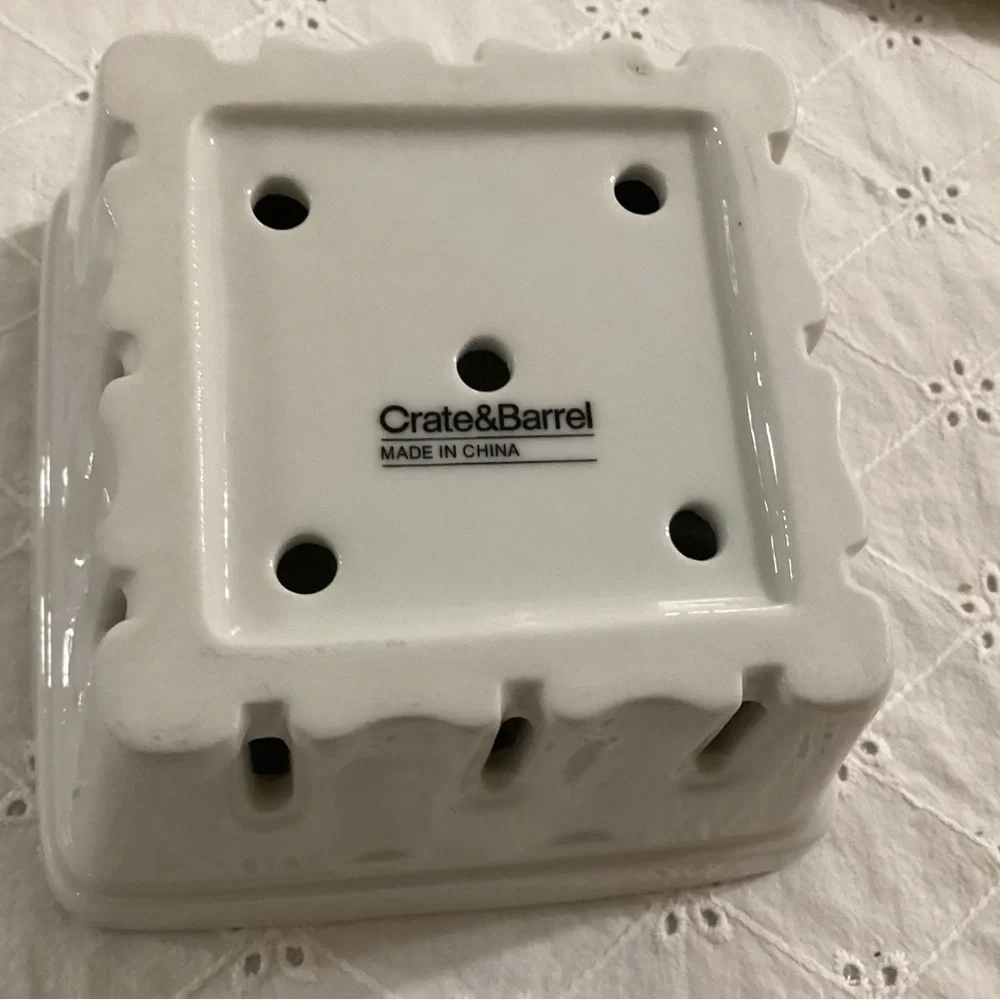 Crate&Barrel White Glazed Ceramic Berry Fruit Colander.